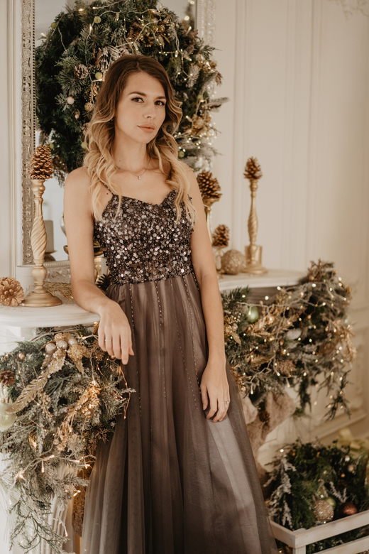 Серое графит фатин расшитый верх пайетка на тонких лямках