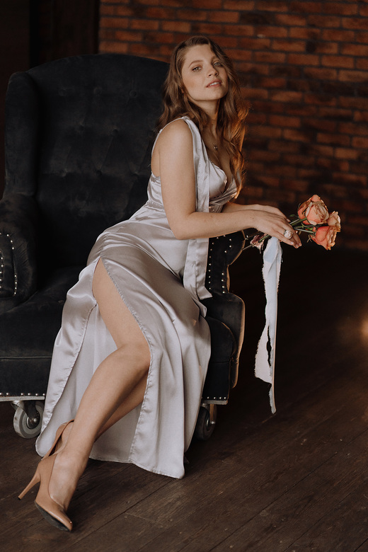 Дымчатое шелковое платье