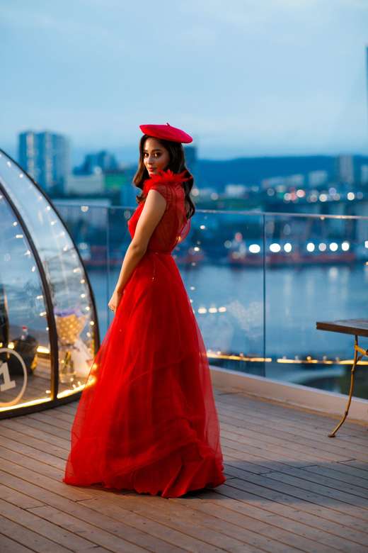 Красное платье с накидкой Сильвана