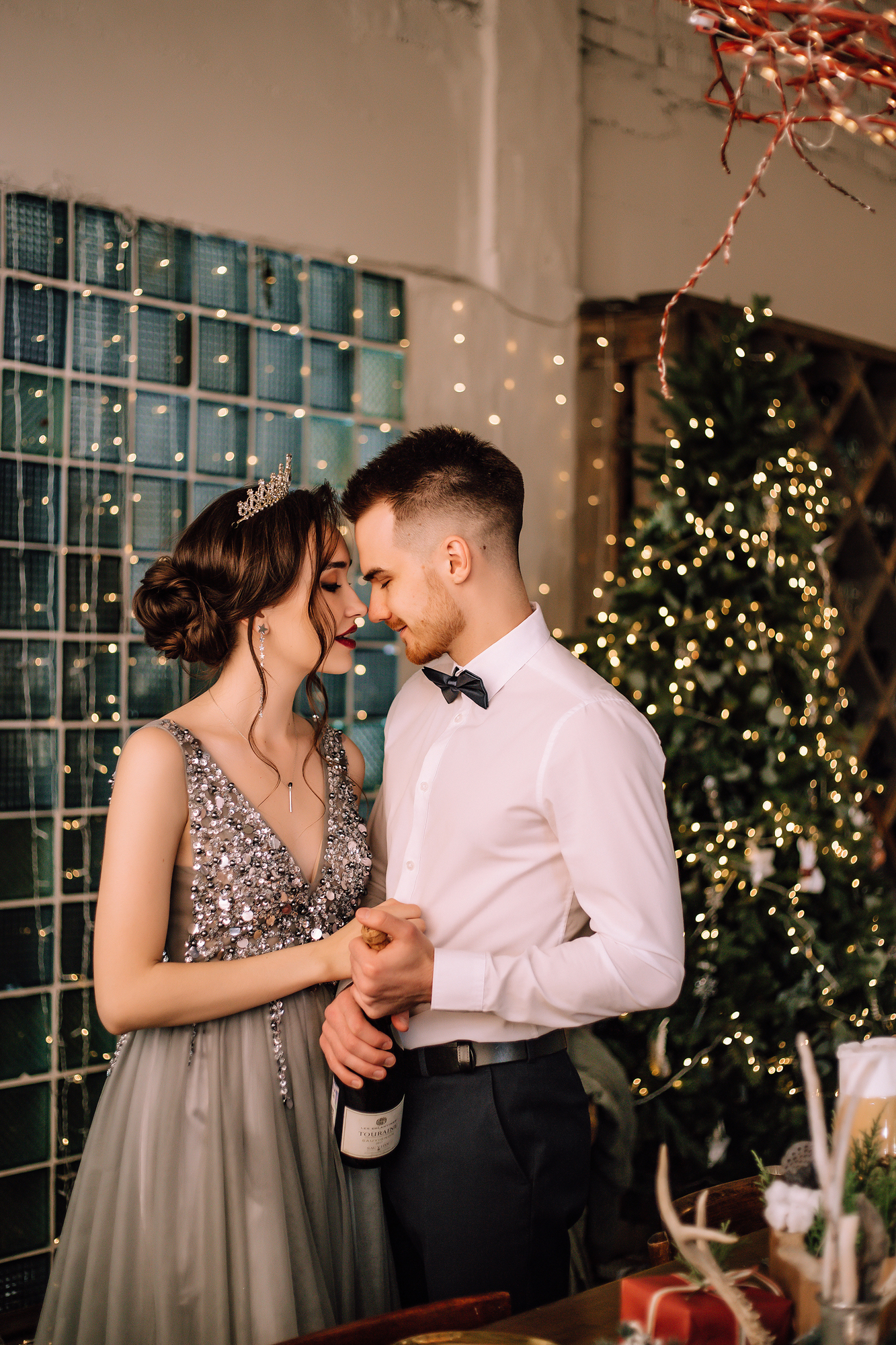 Серое фатин расшитый верх пайетка майкой прозрачные вставки сбоку эффект голых ног