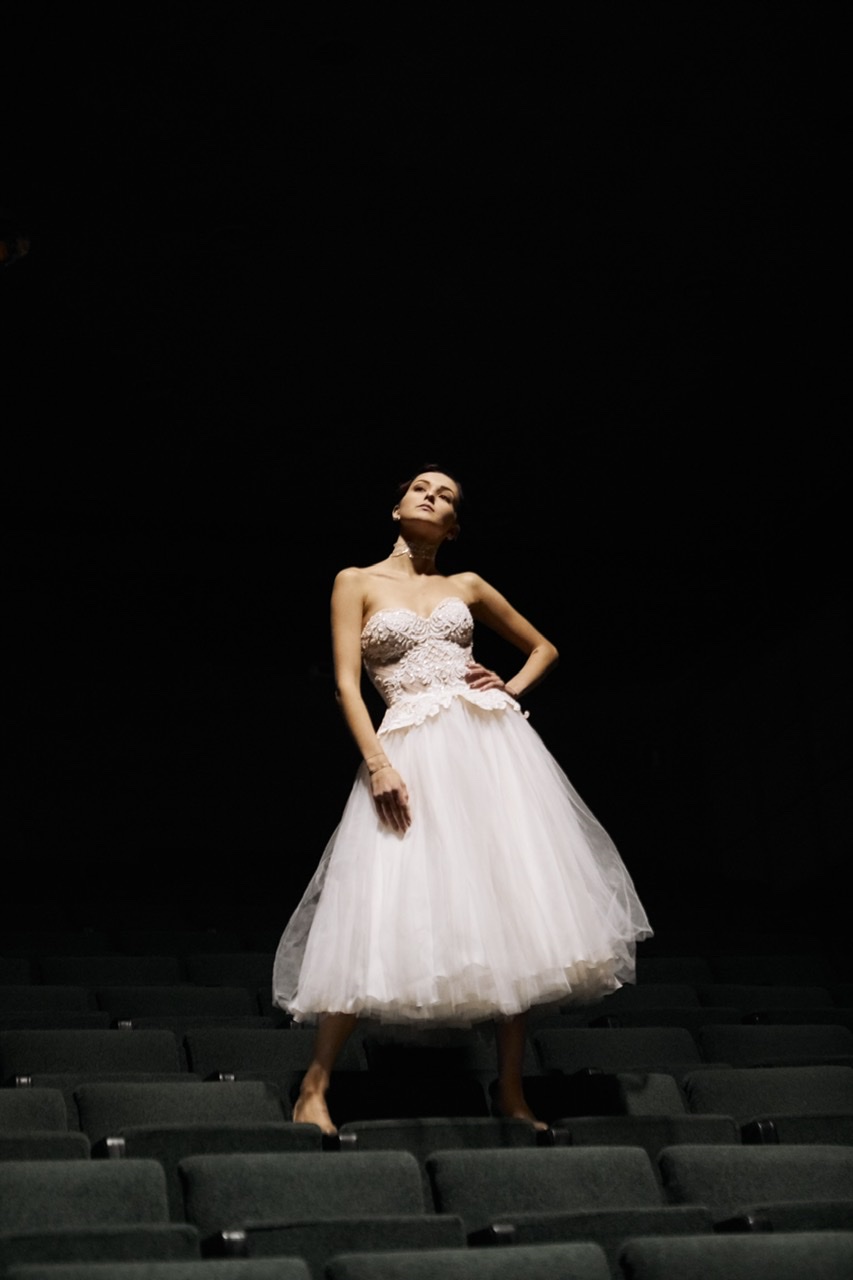 Воздушное платье с юбкой-пачкой и открытым верхом