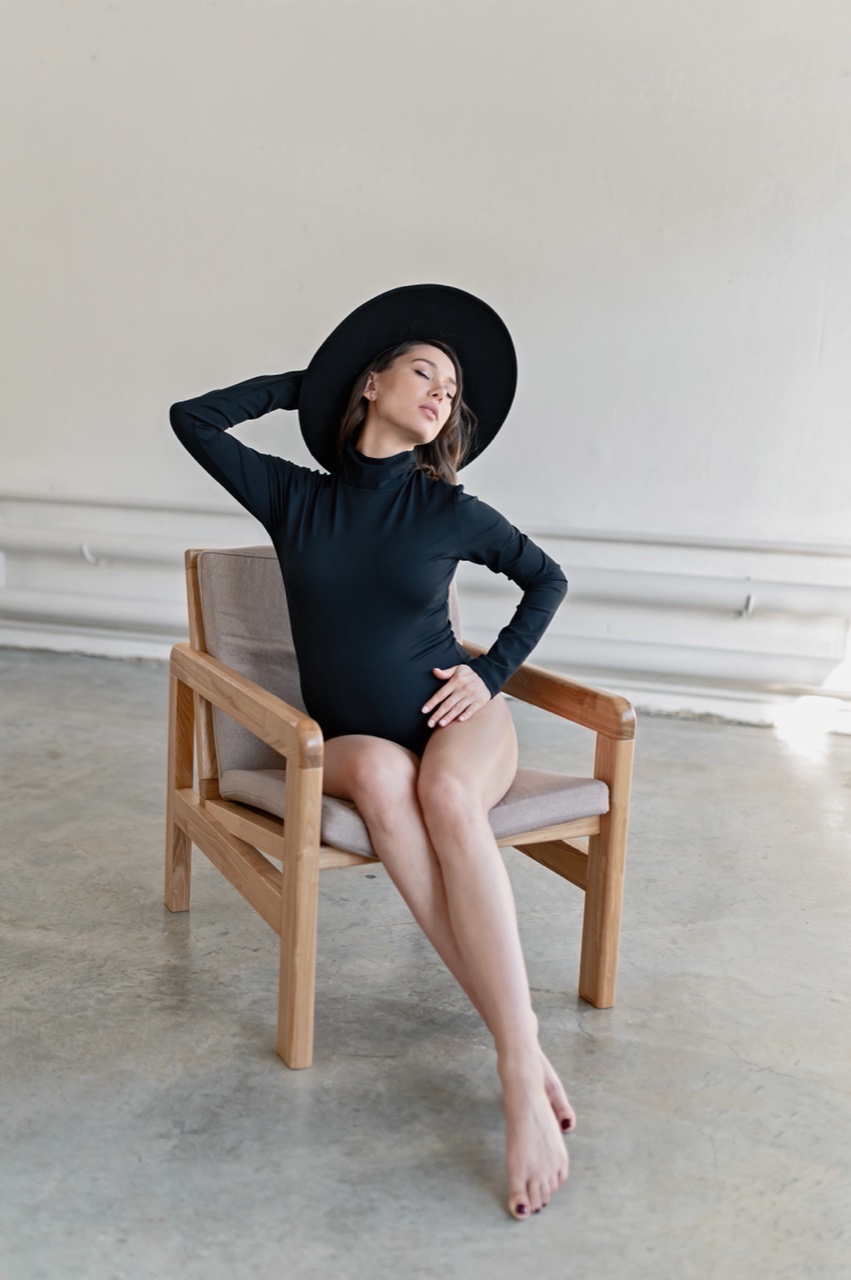 Чёрное боди с рукавом