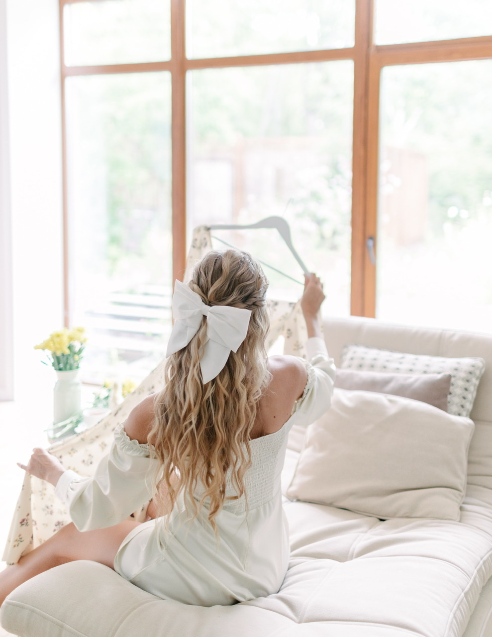 Шелковое мини платье в цвете айвори