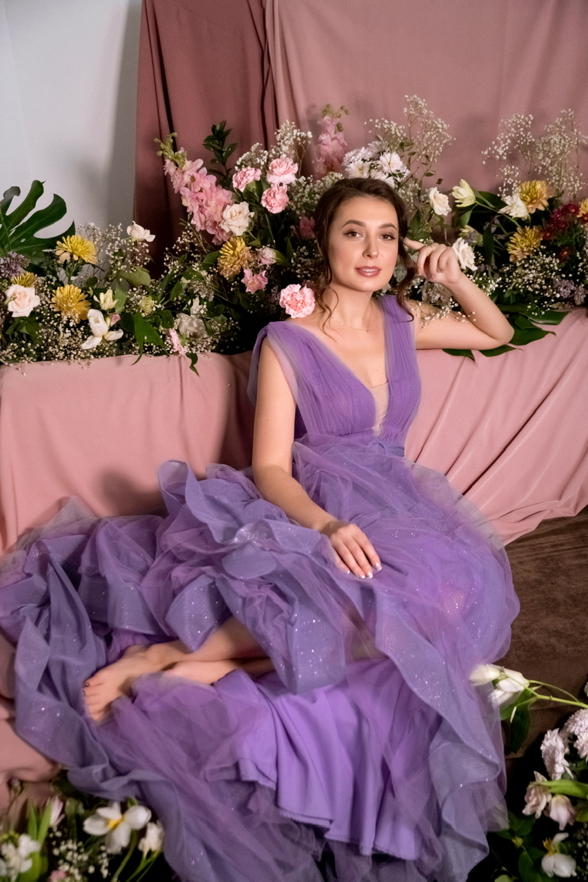 Лавандовое фатиновое платье с мерцанием