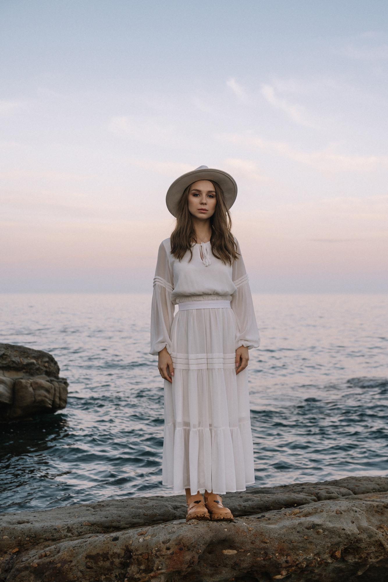 Шифоновое миди платье с рукавом