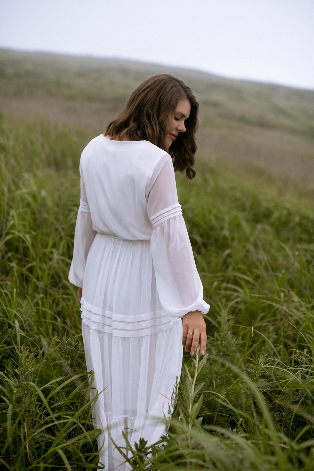 Шифоновое миди платье с рукавом