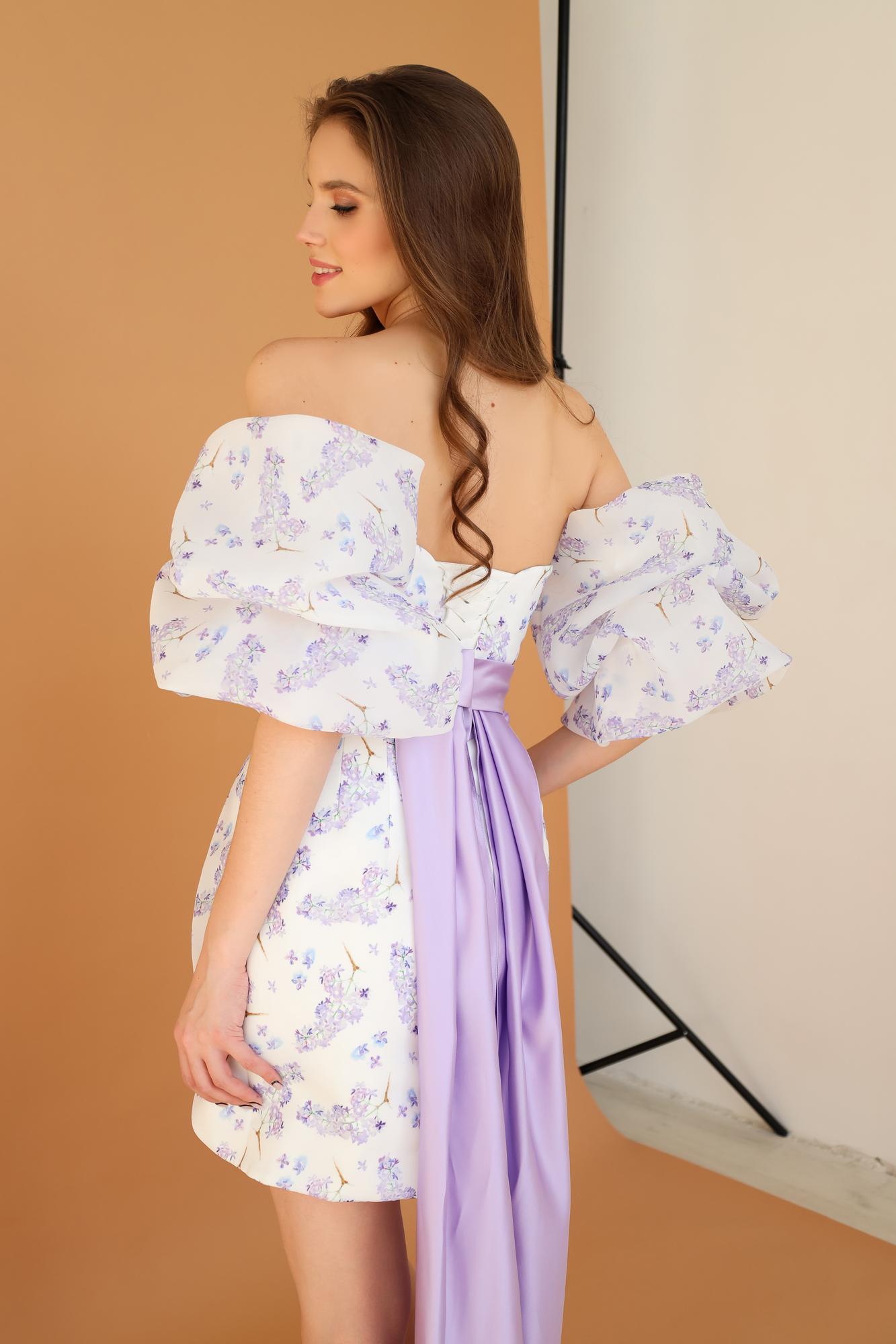 Белое мини с лавандой и съемным поясом