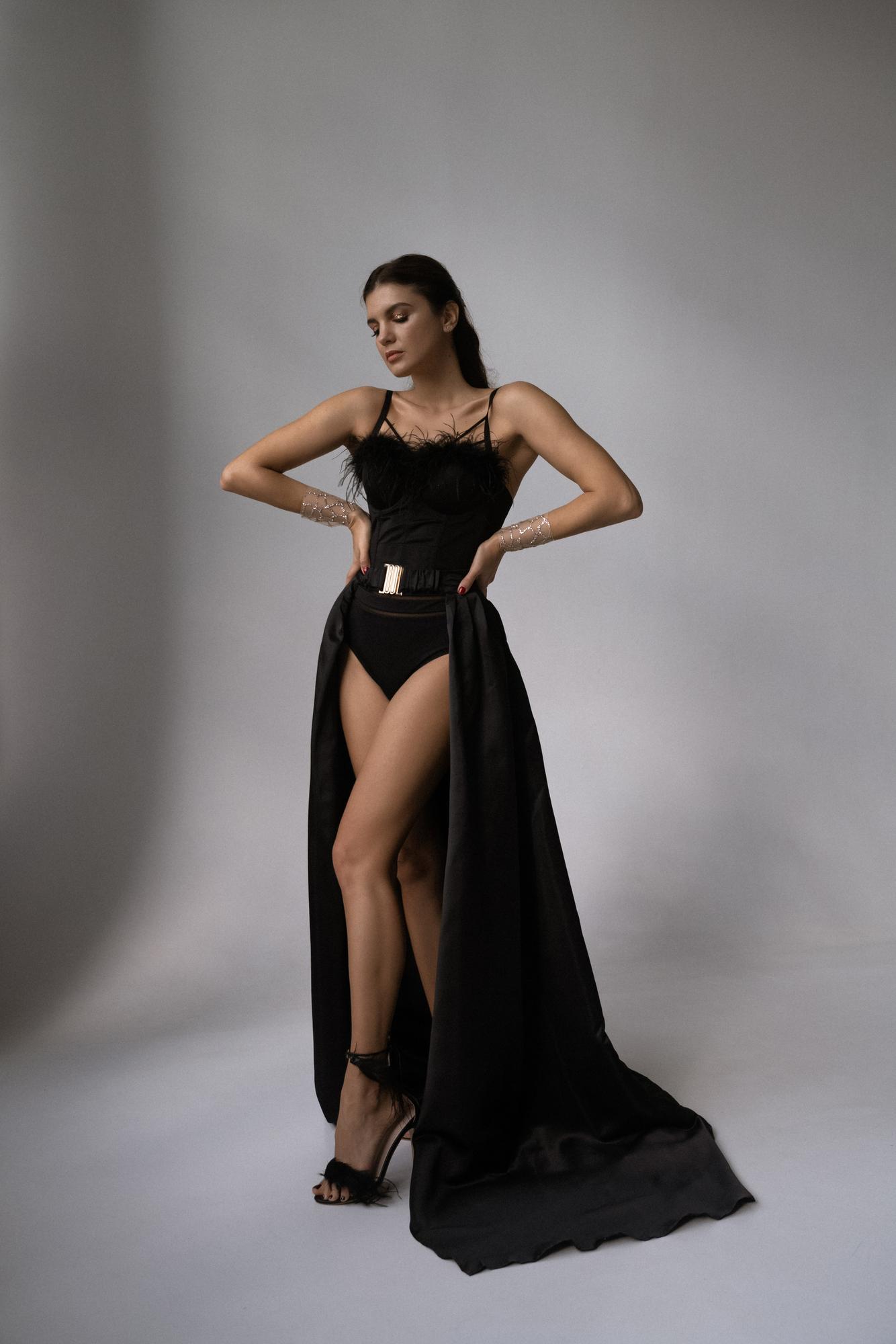 Съемная юбка-шлейф черная из органзы