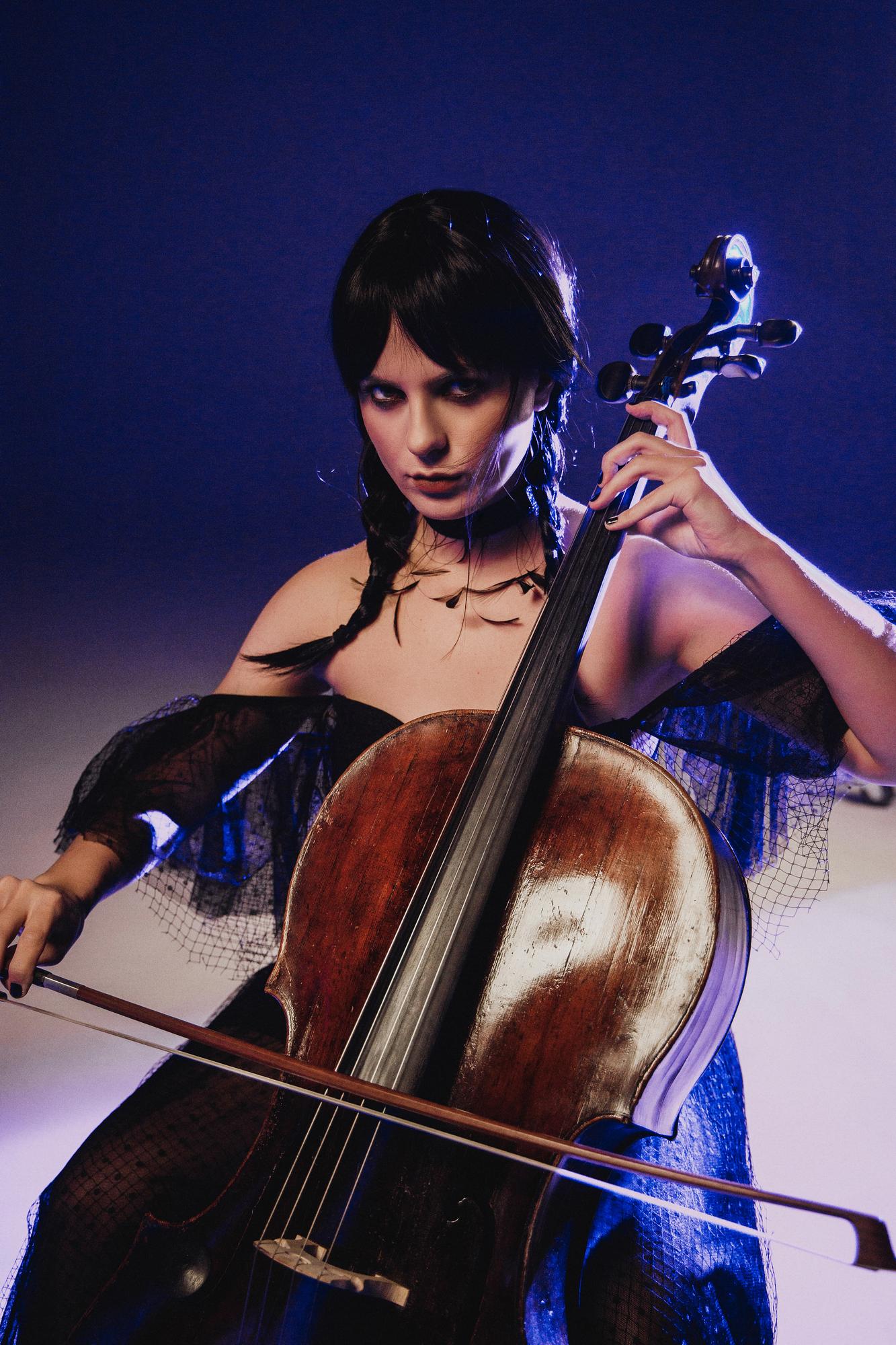 Черное миди платье в сеточку