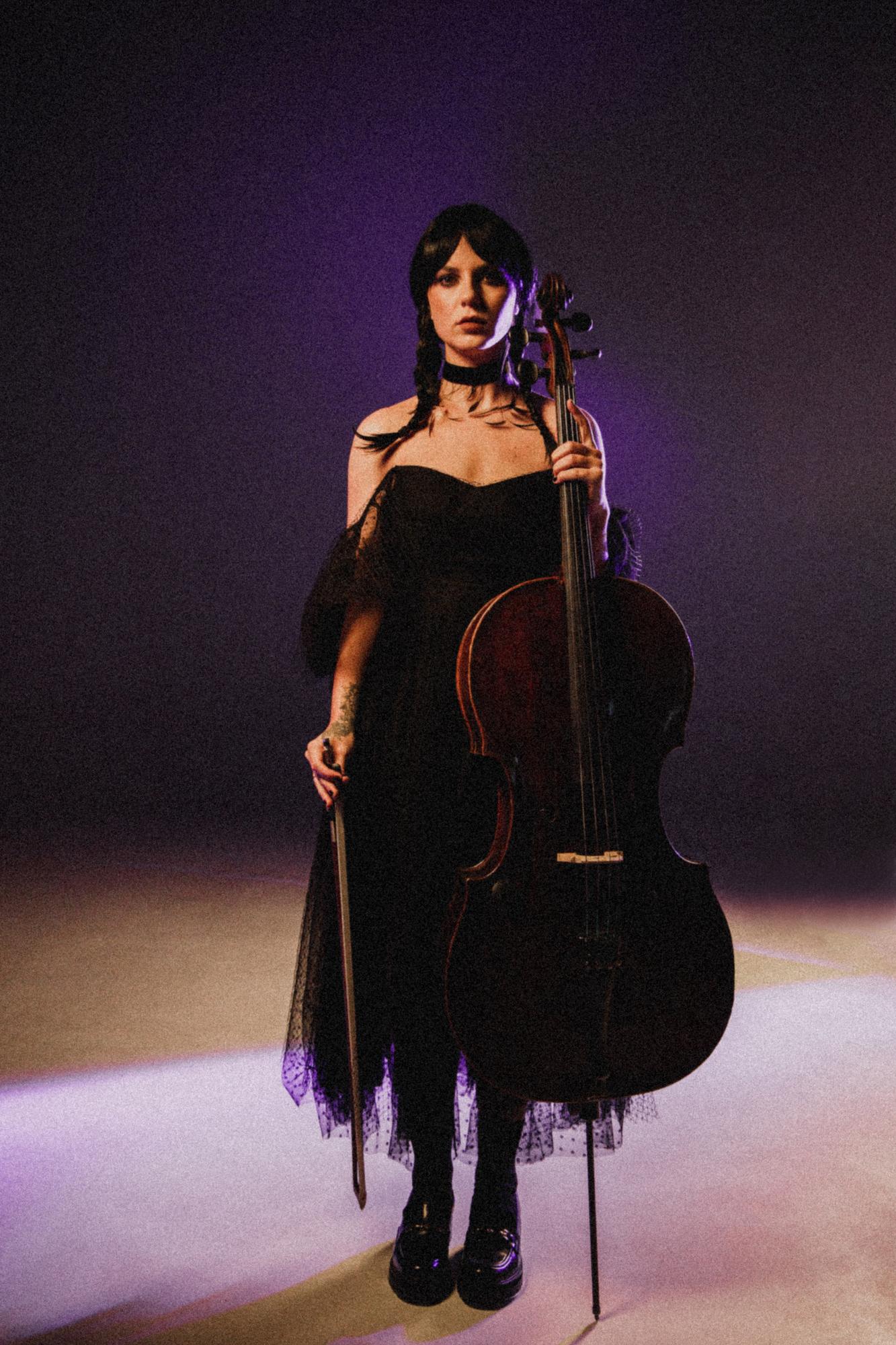 Черное миди платье в сеточку