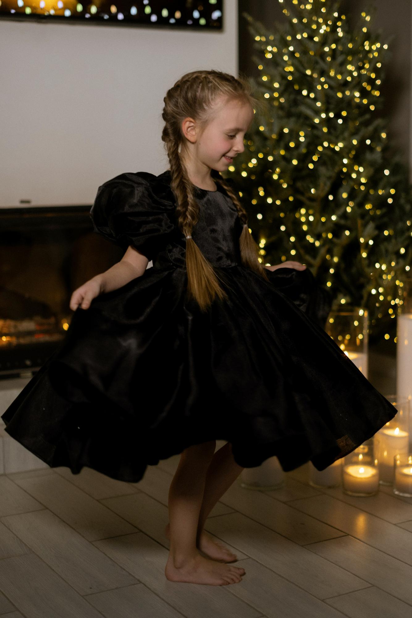 Детское черное платье из органзы