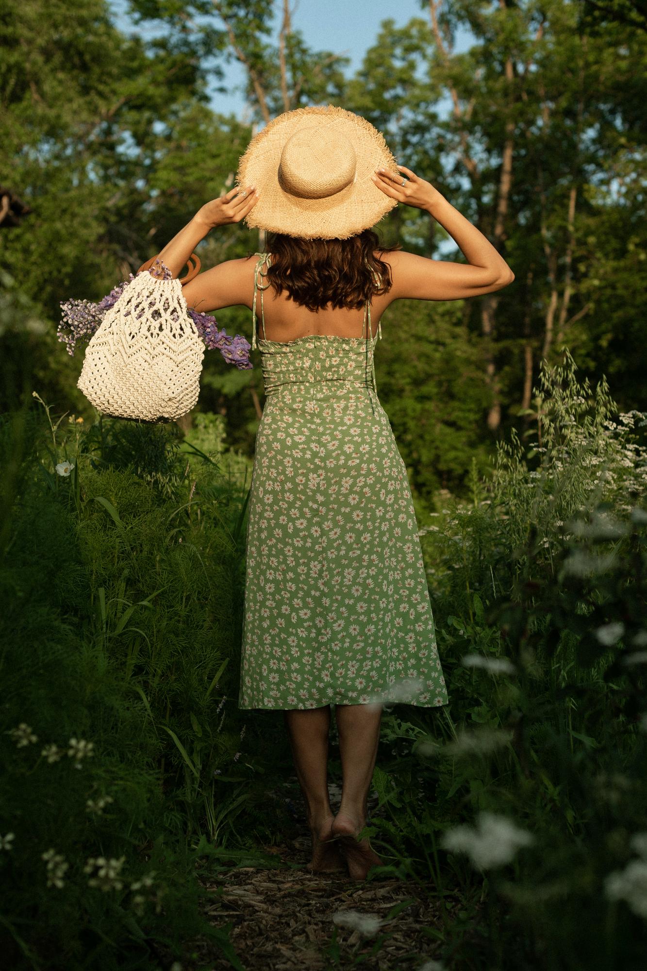 Зеленое в ромашку миди разрез тонкая лямка