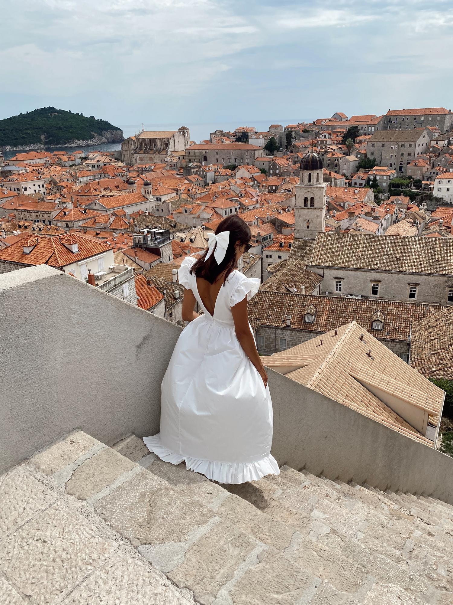 Белое миди крылышки разрез Хорватия