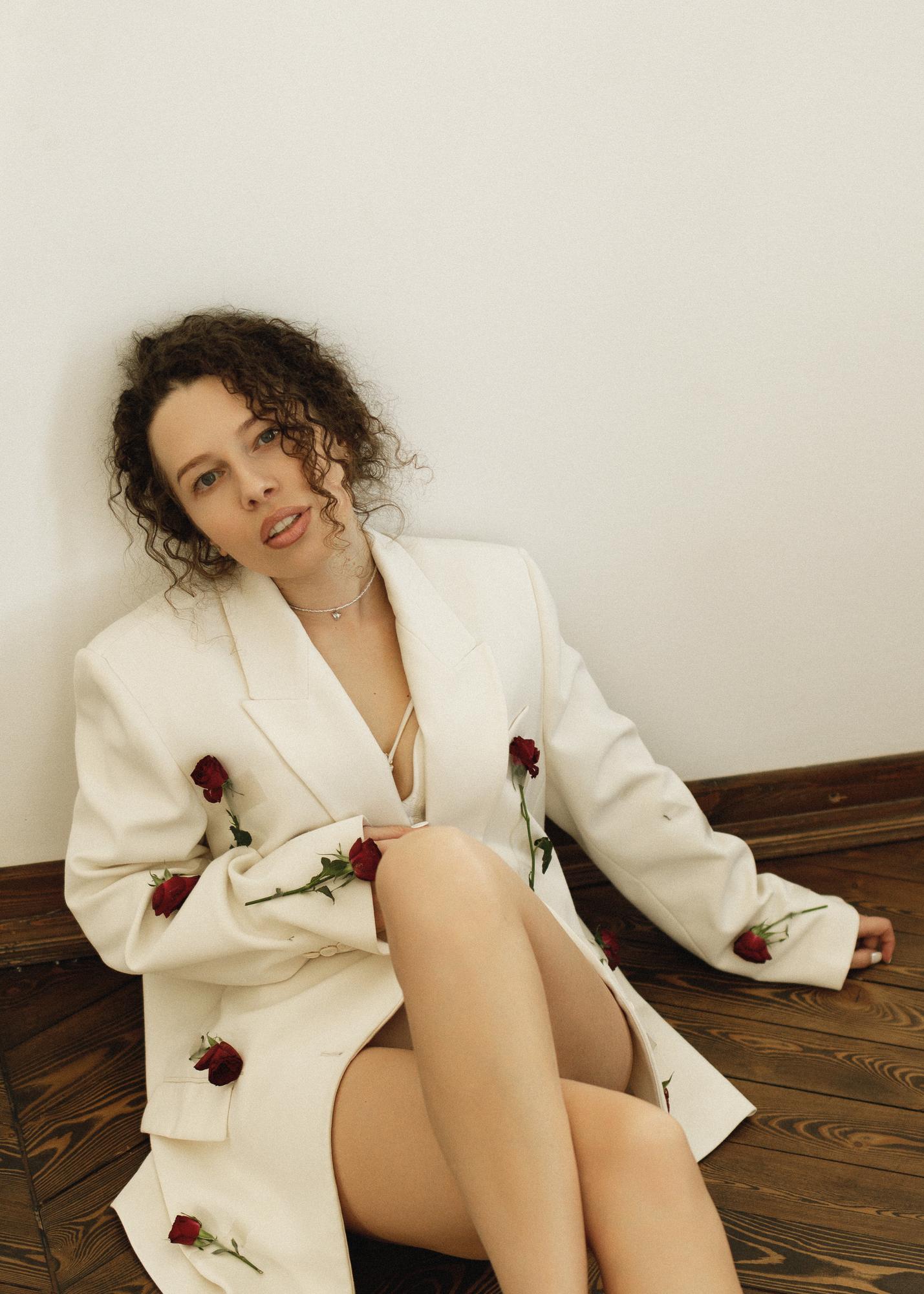 Молочный пиджак over size