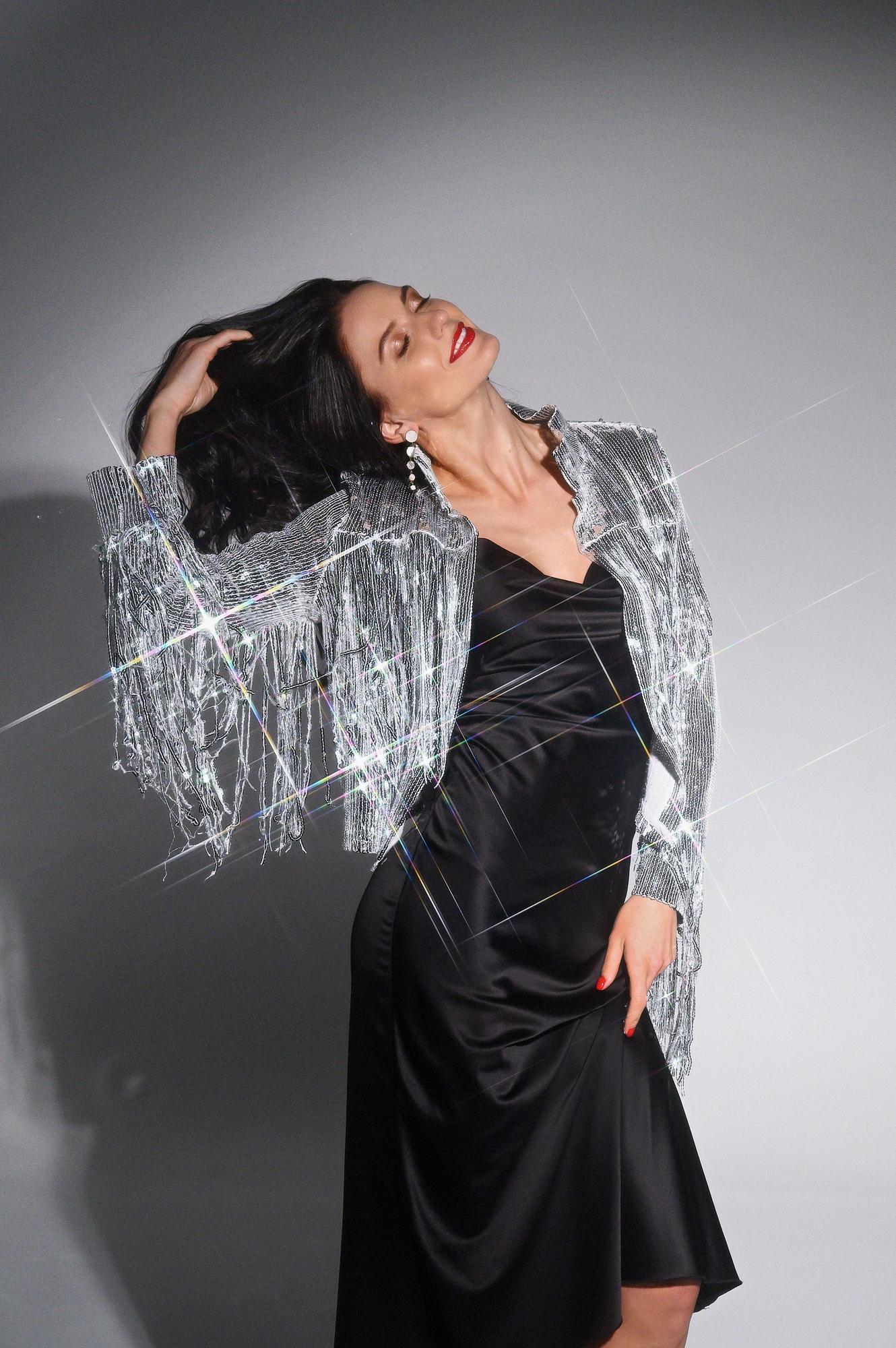 Черное шелковое платье