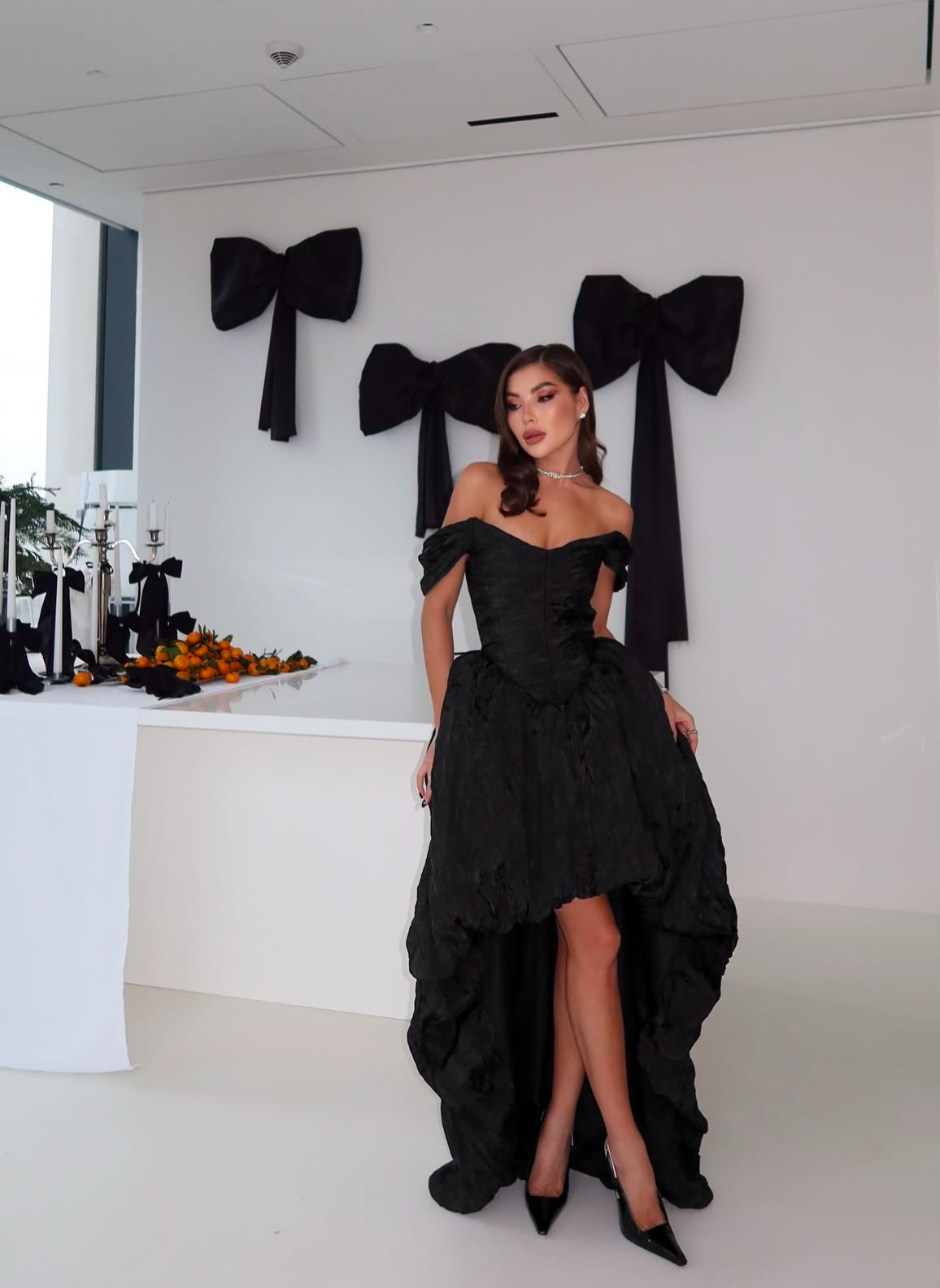 Черное жатое спереди короткое сзади удлинение