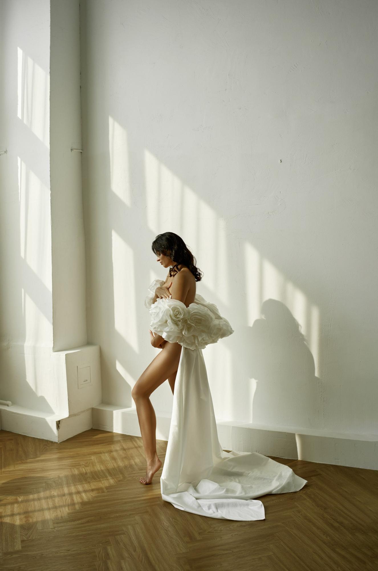 Комплект белый шлейф накидка цветы