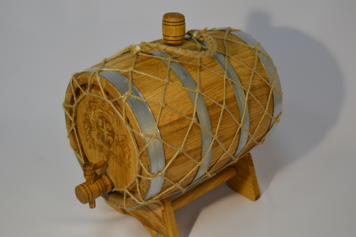 Бочка дубовая с гравировкой 10л