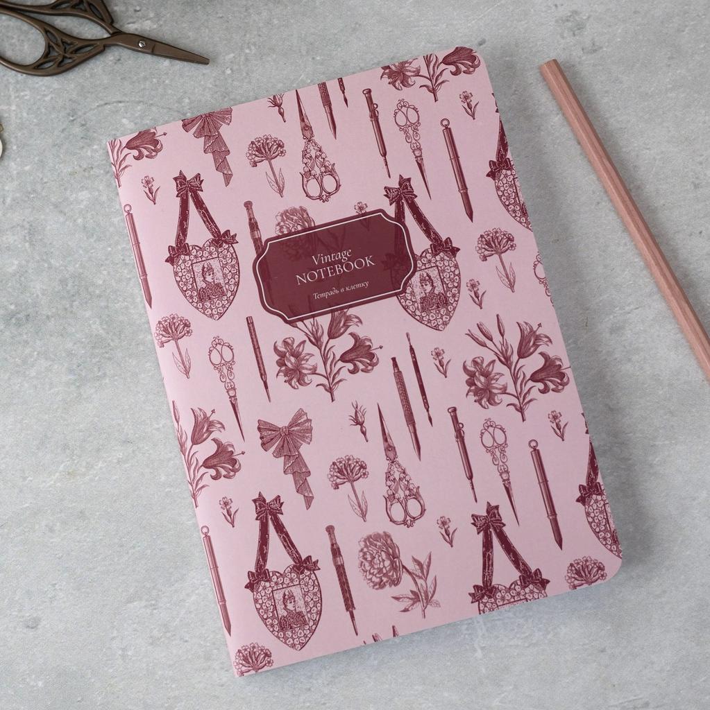 Тетрадь в клетку «Pink pattern» формат А5