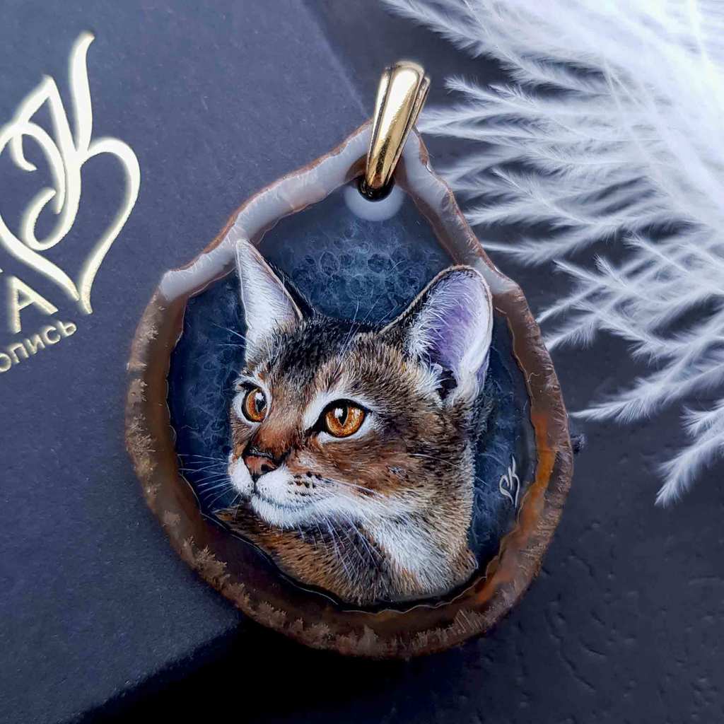 Кулон Абиссинская кошка ювелирная живопись Ольга Князева - фото 1