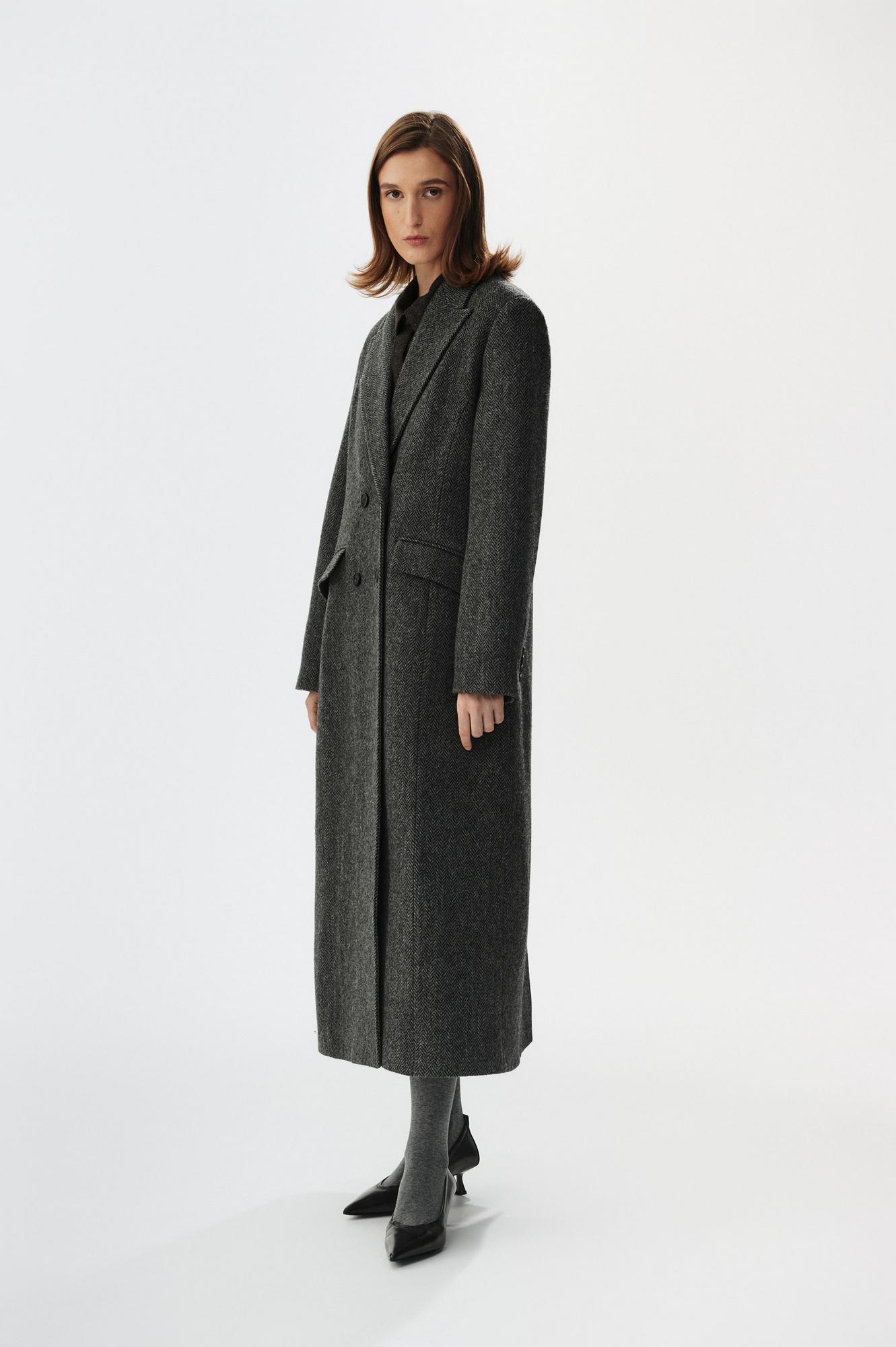 Пальто двубортное в серую елочку