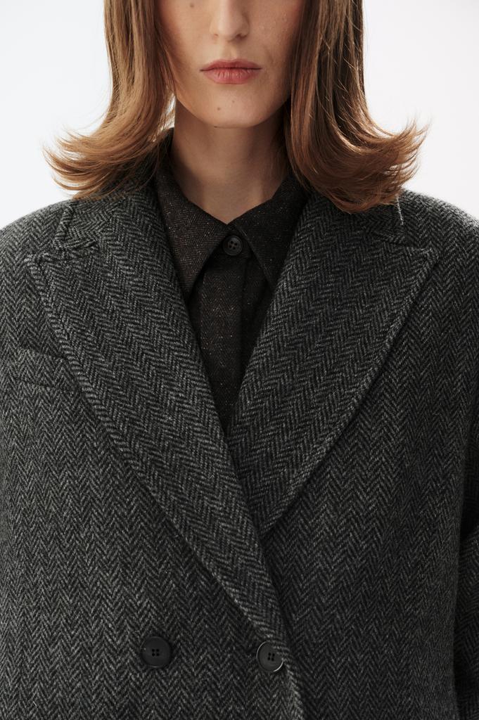 Пальто двубортное в серую елочку утепленное