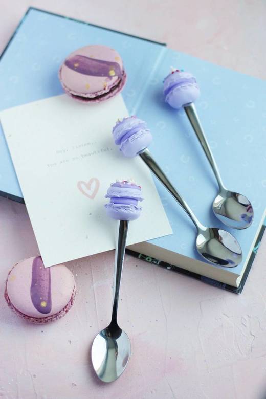Ложка с лавандовым macaroons (JUL'S SMALL BAKERY)