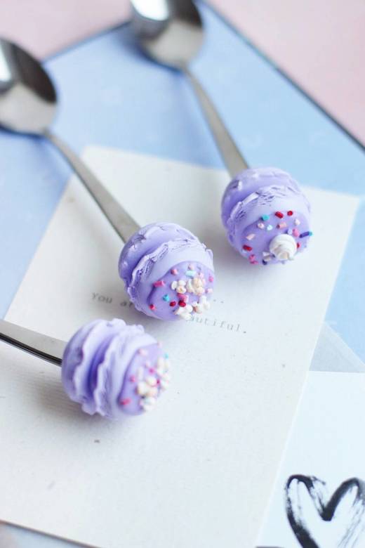 Ложка с лавандовым macaroons (JUL'S SMALL BAKERY)