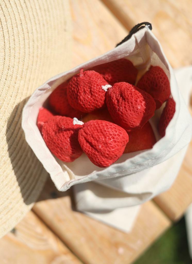 Gastro Candles | Набор Клубника