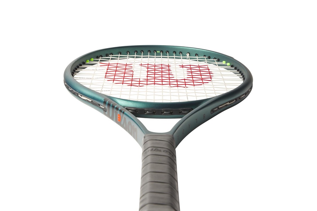 Детская теннисная ракетка Wilson Blade 26 v9.0 (100", 255 гр, бал. 32 см)