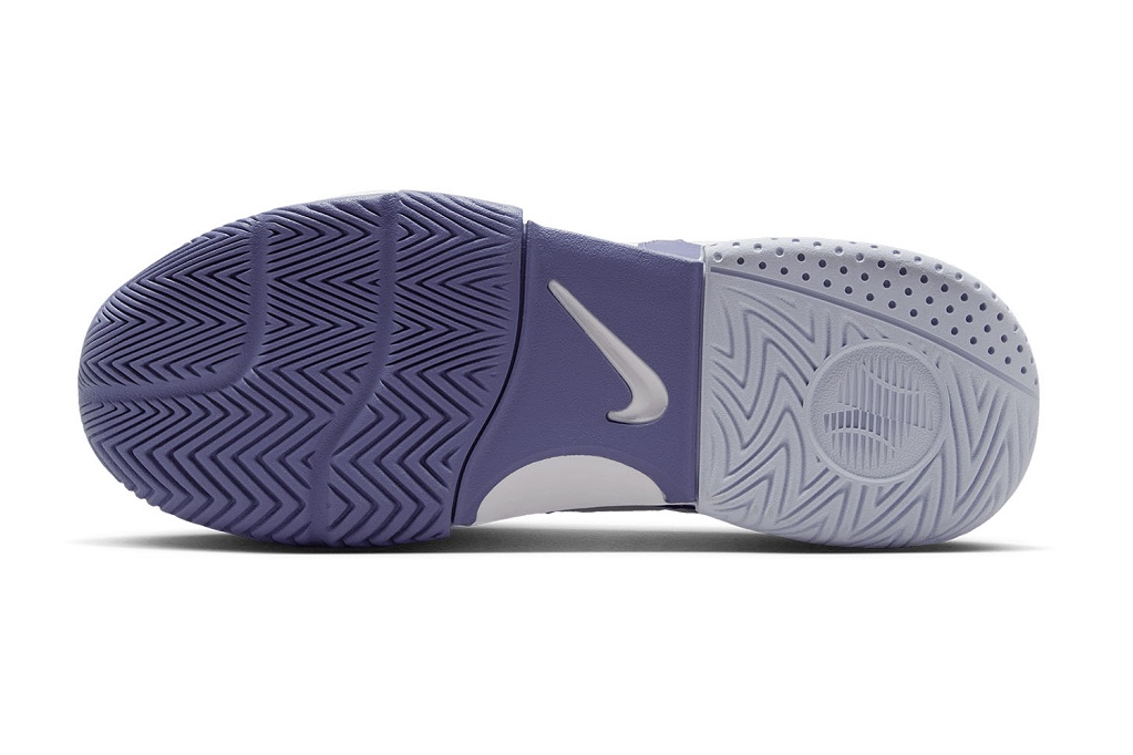 Теннисные кроссовки женские Nike Court Lite 4