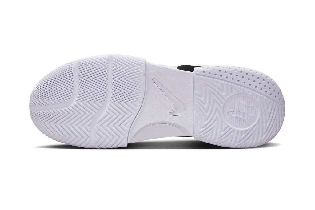 Теннисные кроссовки женские Nike Court Lite 4