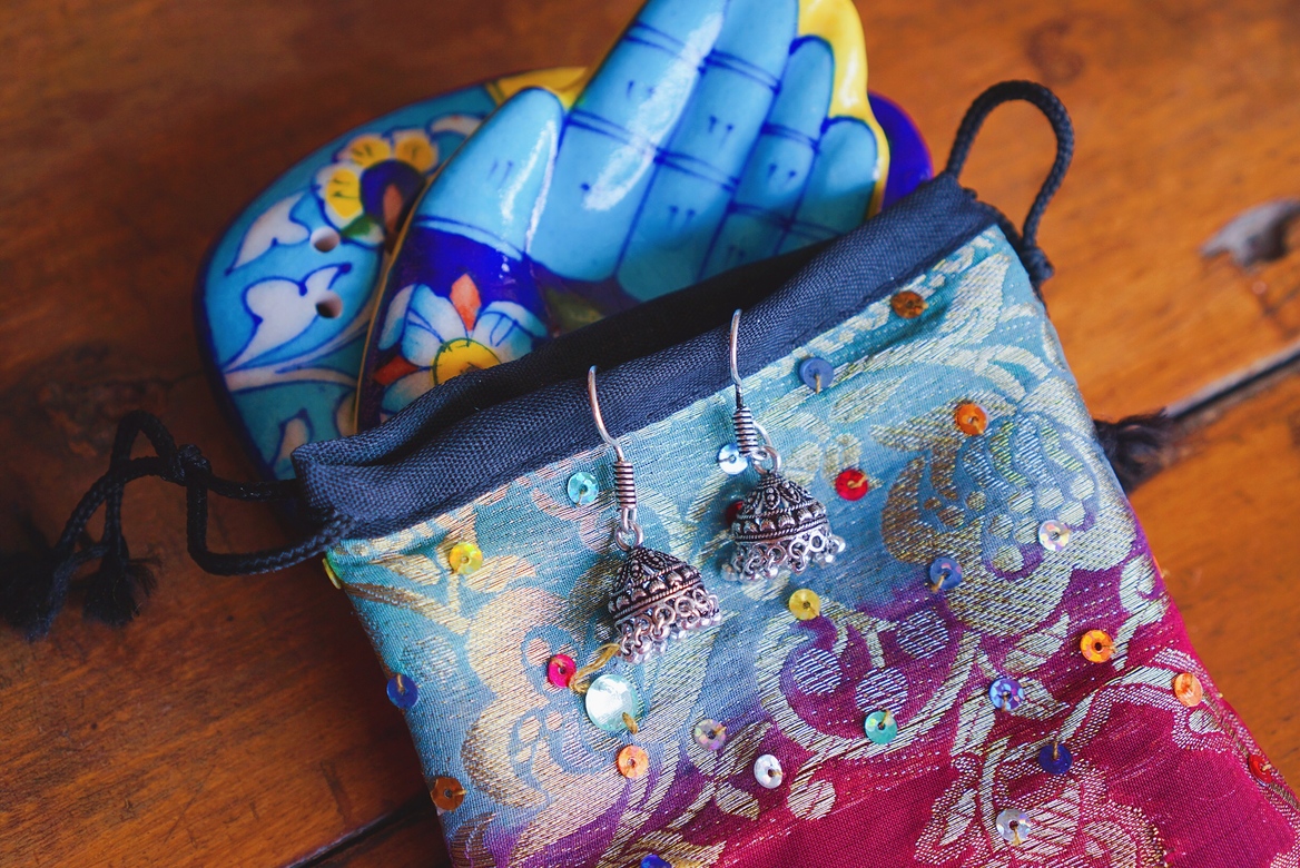 Индийские серьги-джумки