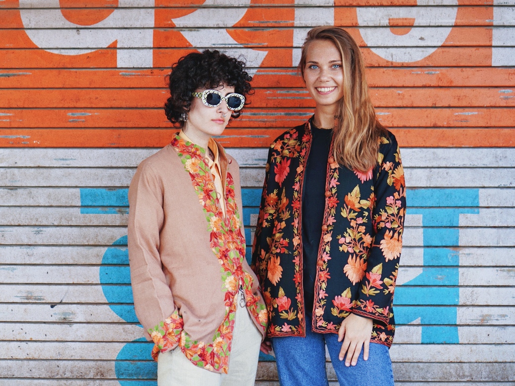 Короткие кашмирские жакеты с вышивкой