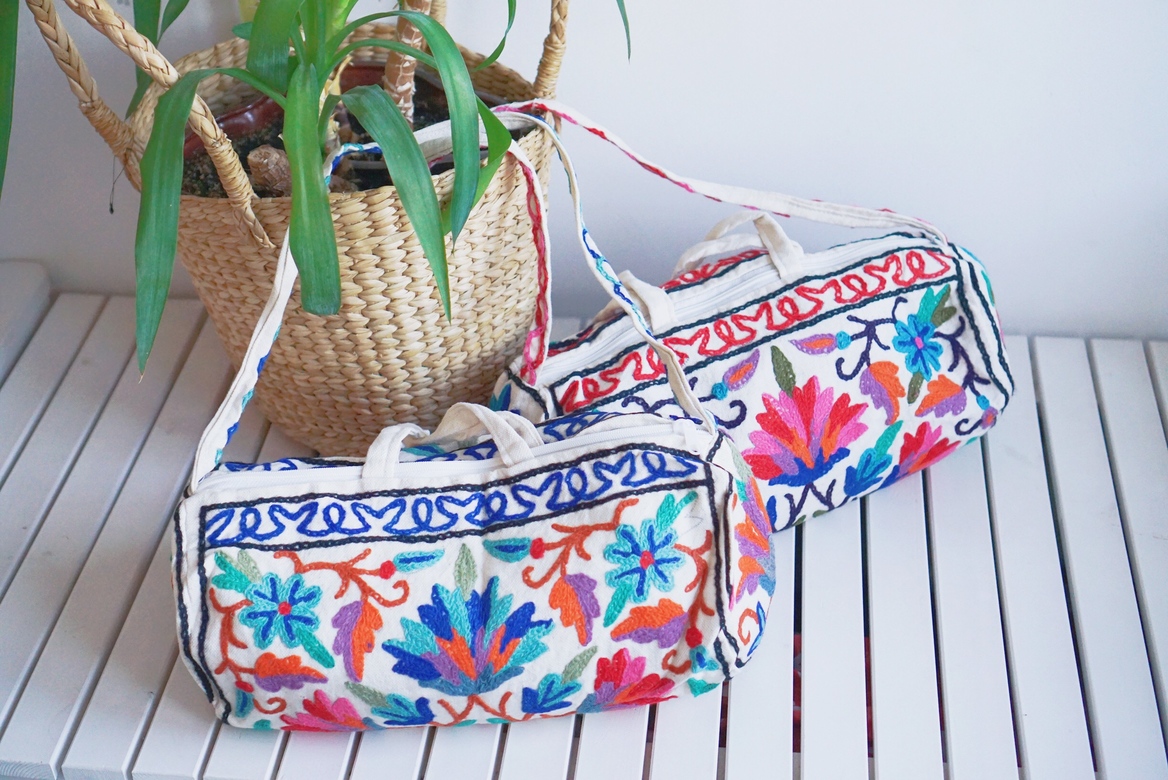 Шерстяная сумка с кашмирской вышивкой