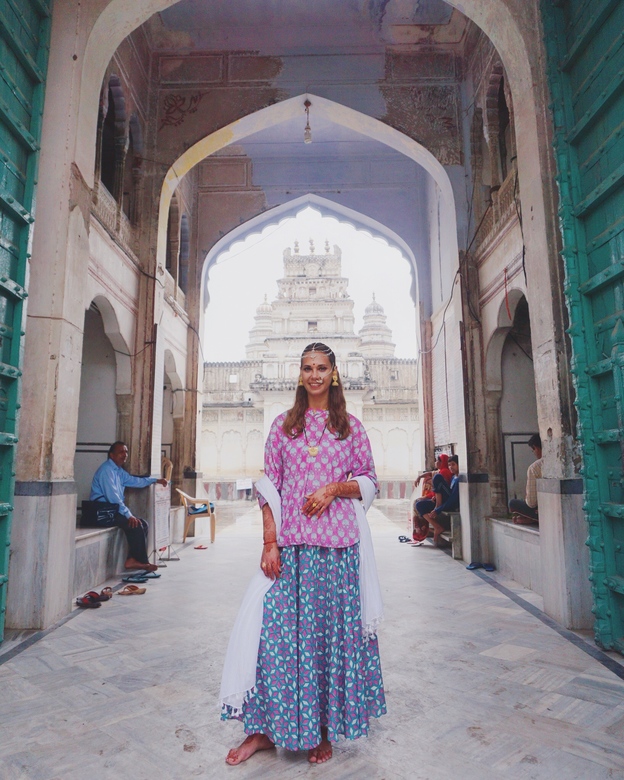 Розово-голубая длинная юбка