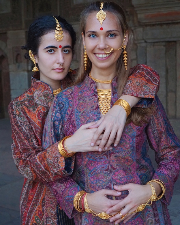 Длинный шерстяной жакет с восточными узорами