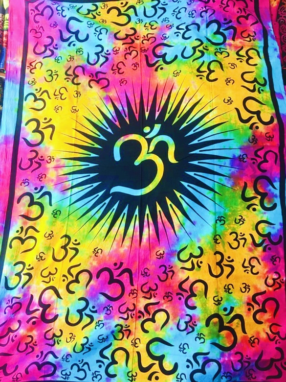 Цветное полотно со знаком Ом