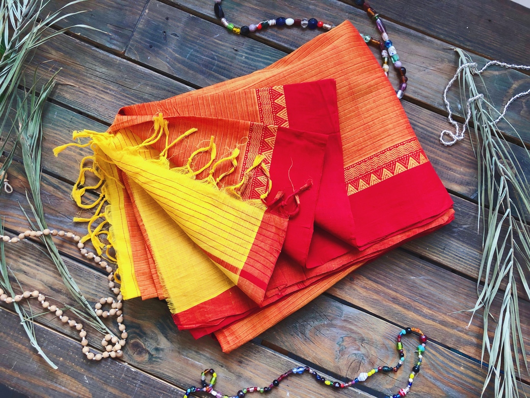 Жёлто-оранжевое сари из хлопка