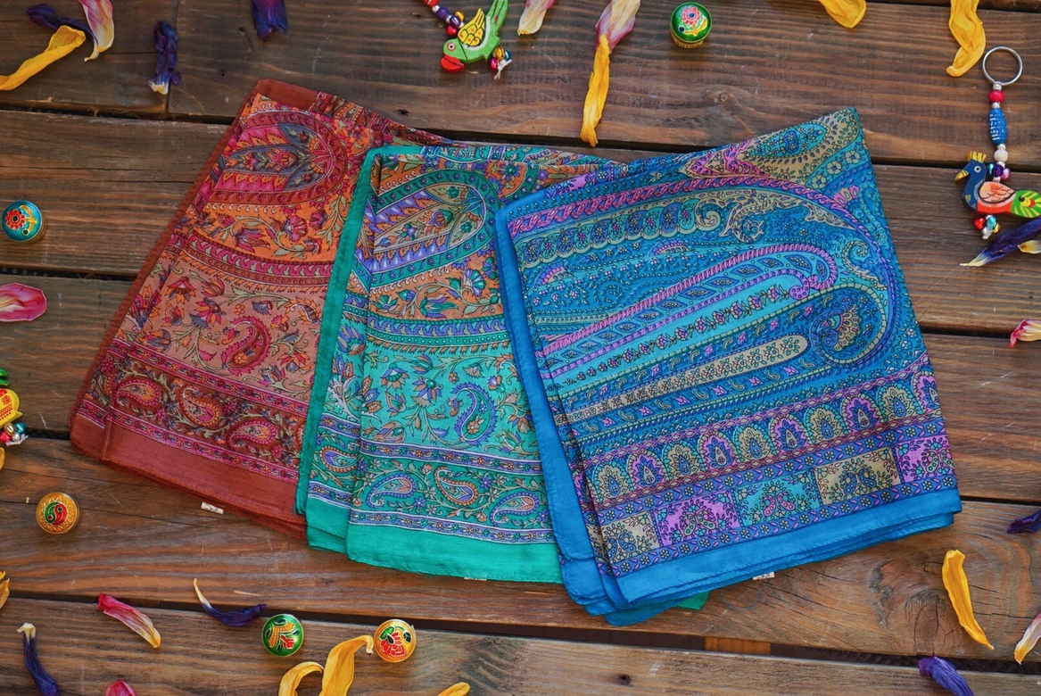 Тонкие шёлковые шарфы