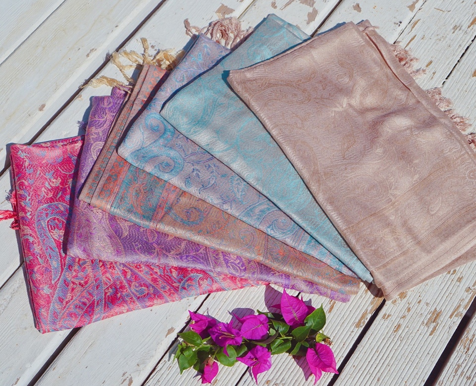 Нежные шали пастельных оттенков