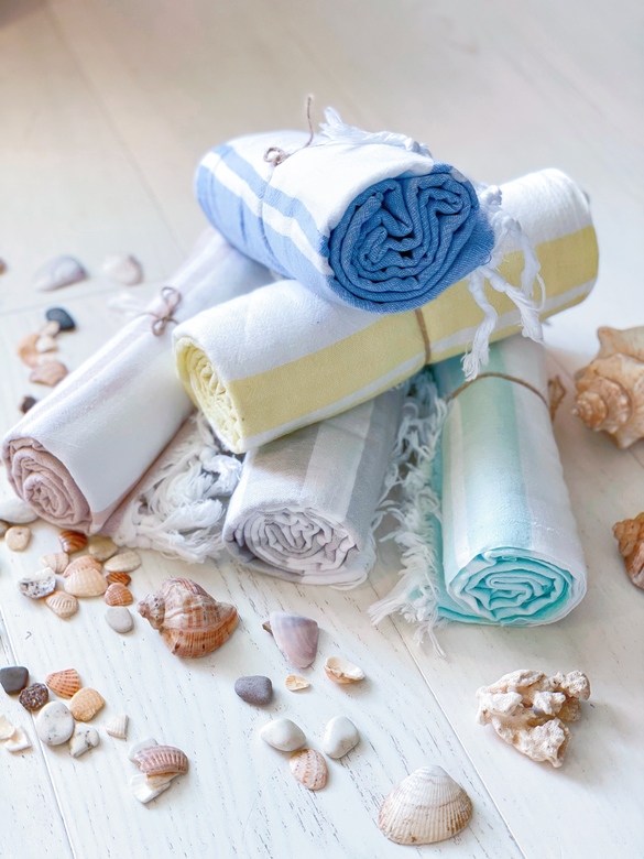 Светлые пештемали в полоску