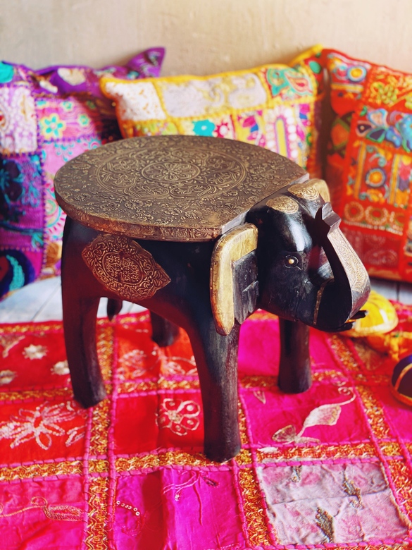 Деревянный индийский слон-табуретка