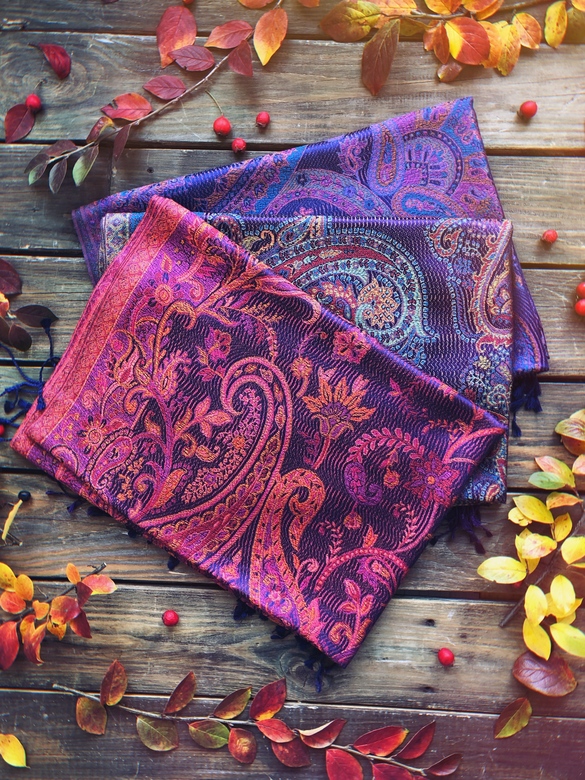 Шёлковый шали с восточными узорами