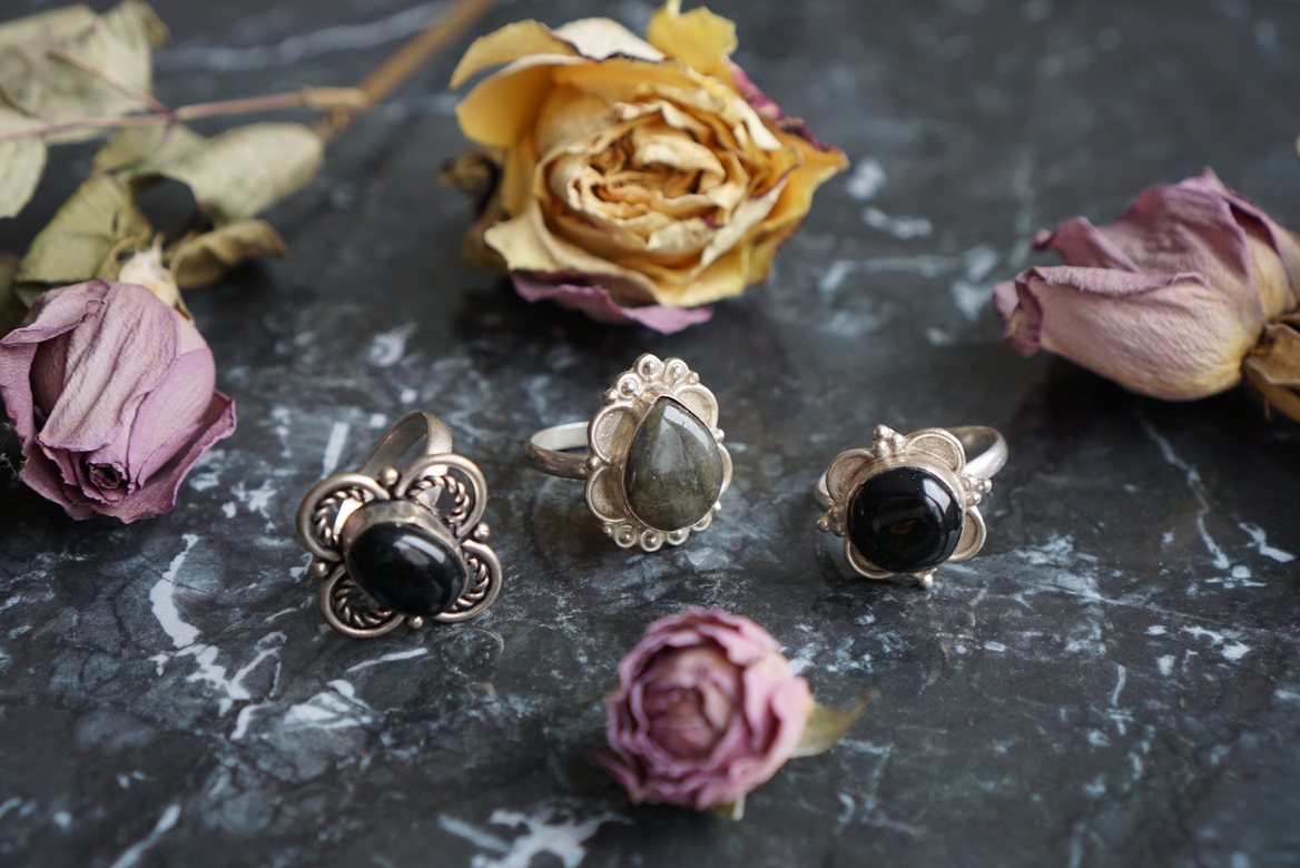 Кольца необычной формы