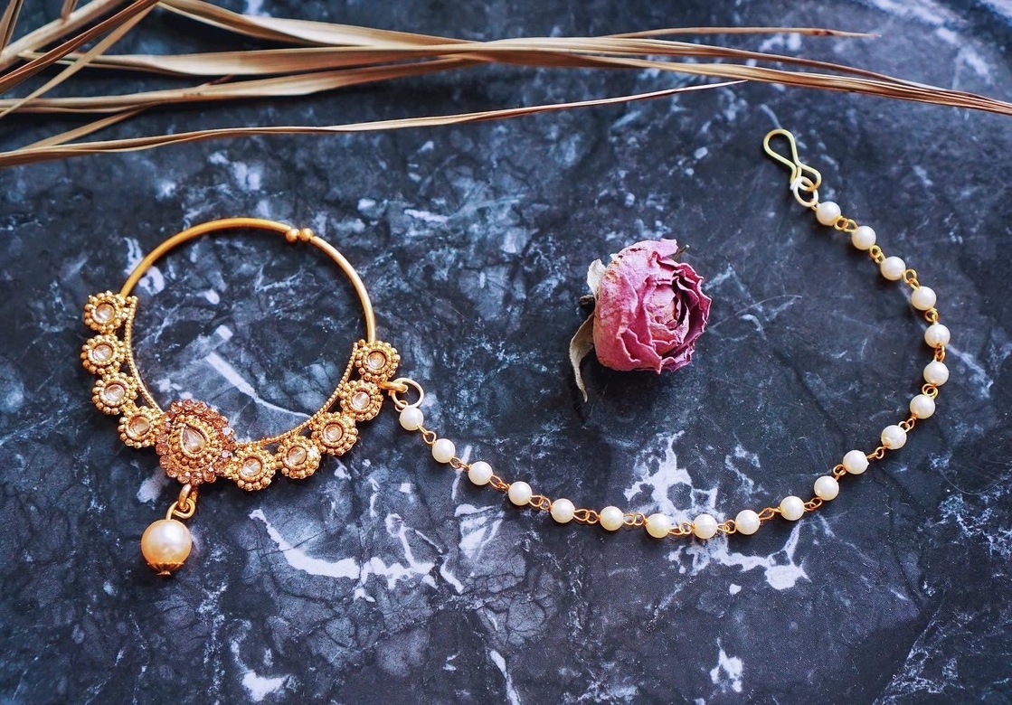 Кольцо в нос с цепочкой