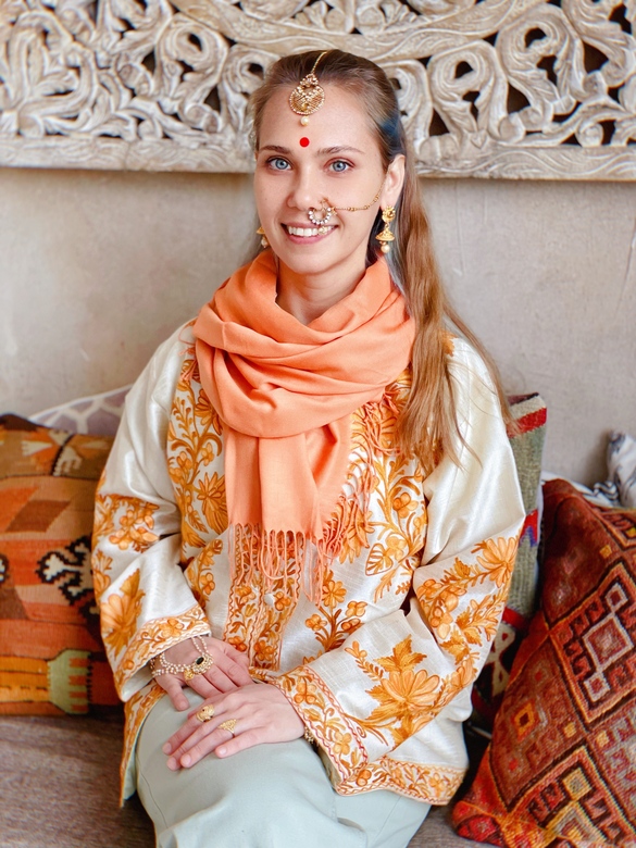 Однотонный светло-оранжевый шарф