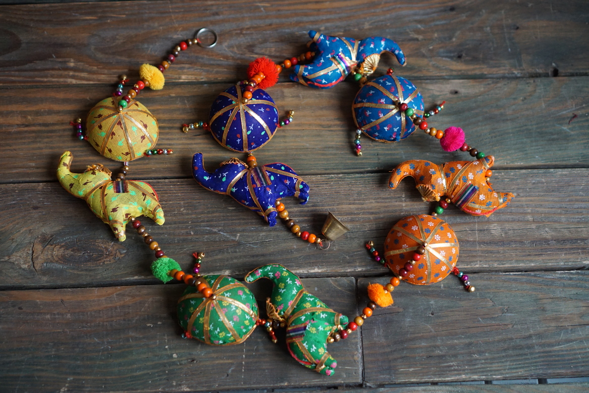 Подвеска "Слоники и зонтики"