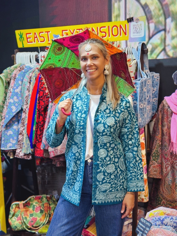 Изумрудный шерстяной жакет с шёлковой вышивкой, М