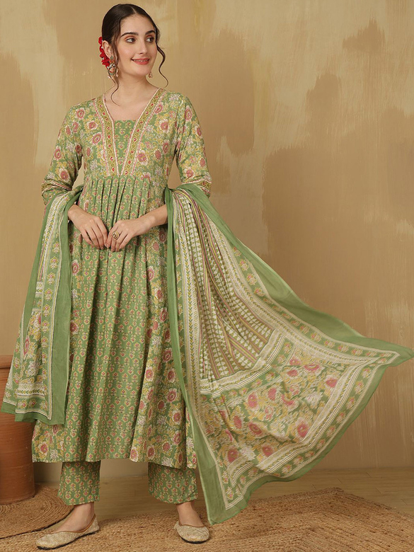 Салатовый костюм с платьем-анаркали, M